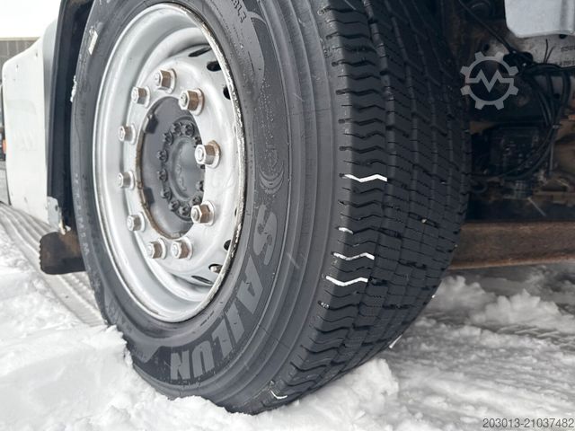 Camion benne à bras amovible MAN TGX 26.440 Abrollkipper HYVA 20.60.S