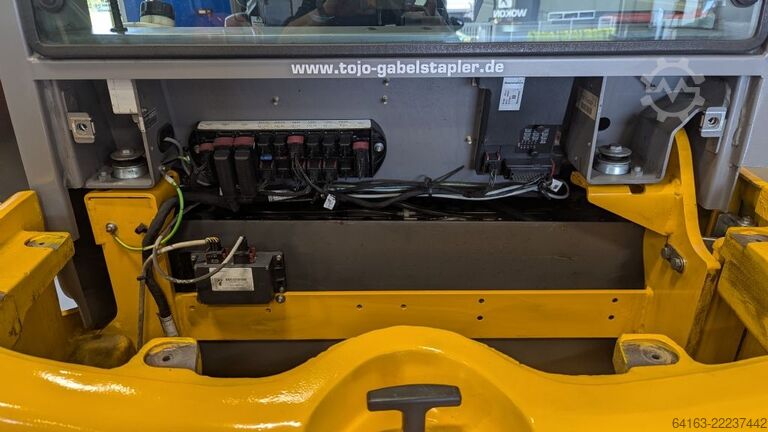 Elektryczny wózek widłowy 4-kołowy Jungheinrich EFG 425s neuwertige Batterie