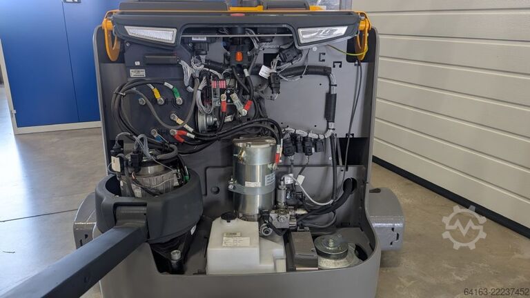 High Lift stacker Jungheinrich EJC 212b neuwertig