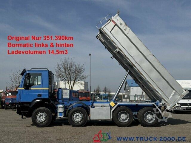 Tipptruck Iveco 340T45 Trakker 8x4 Bordmatik Links+Hinten 351TKM