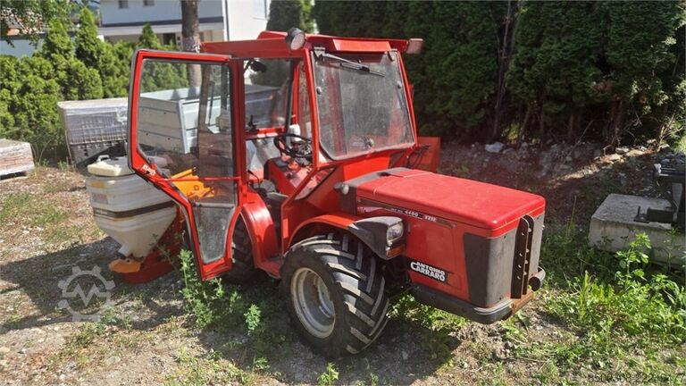 Nosilec orodja / komunalni traktor 4WS z Antonio Carraro TTR 4400 HST