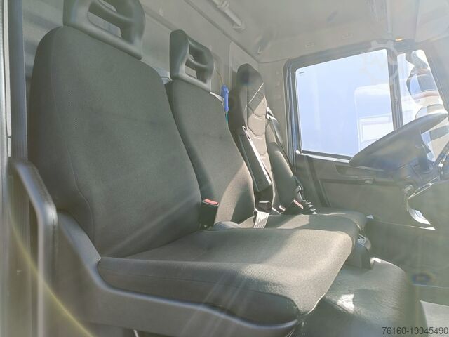 Kuti me platformë të tërheqshme Iveco EUROCARGO 160E25P