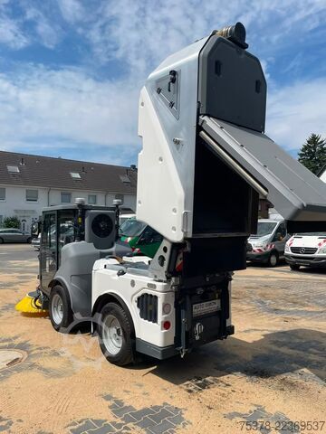 Véhicule utilitaire public Hako Citymaster 1650 4x4 Kehrmasch.+Winterdie