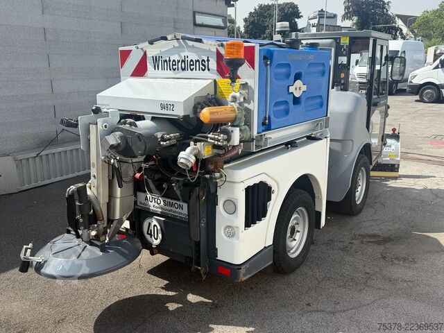 Véhicule utilitaire public Hako Citymaster 1650 4x4 Kehrmasch.+Winterdie