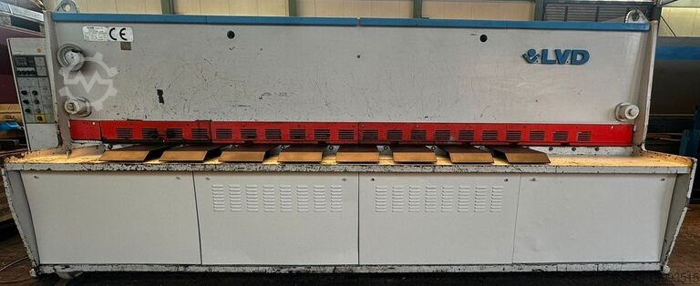 גזירה הידראולית של גיליוטינה LVD HST-C 40/6