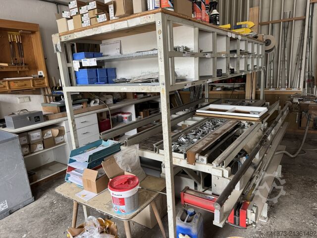 مركز تجميع إطارات النوافذ STRIFFLER Beschlagtisch mit Regal