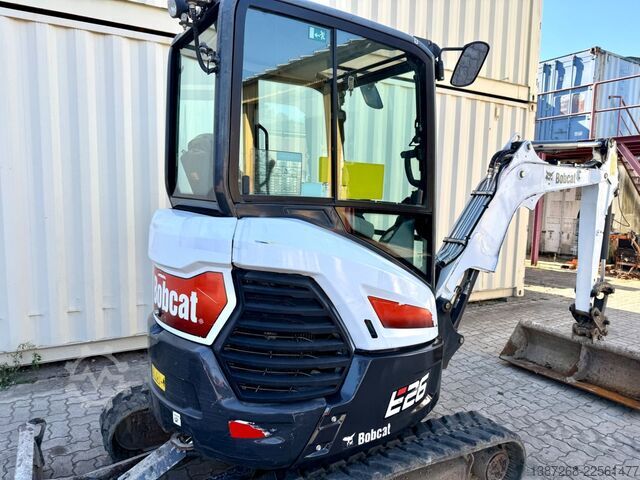 Міні-екскаватор BOBCAT E26 / 2021 BJ / 2 x Löffel / 1.665 H