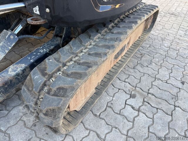 Міні-екскаватор BOBCAT E26 / 2021 BJ / 2 x Löffel / 1.665 H
