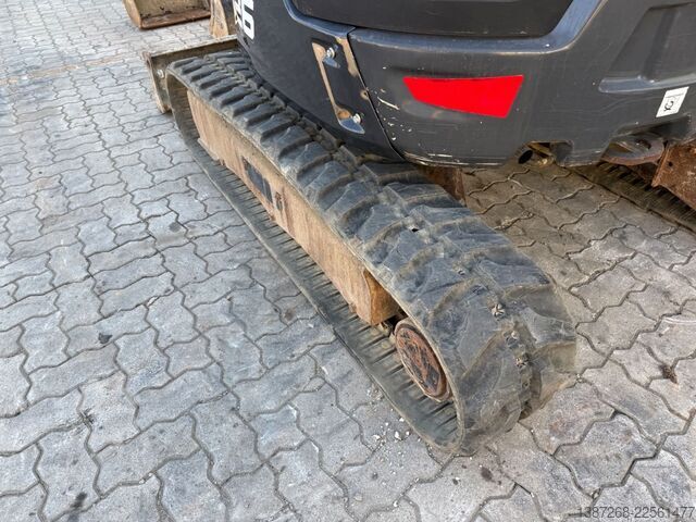 Міні-екскаватор BOBCAT E26 / 2021 BJ / 2 x Löffel / 1.665 H