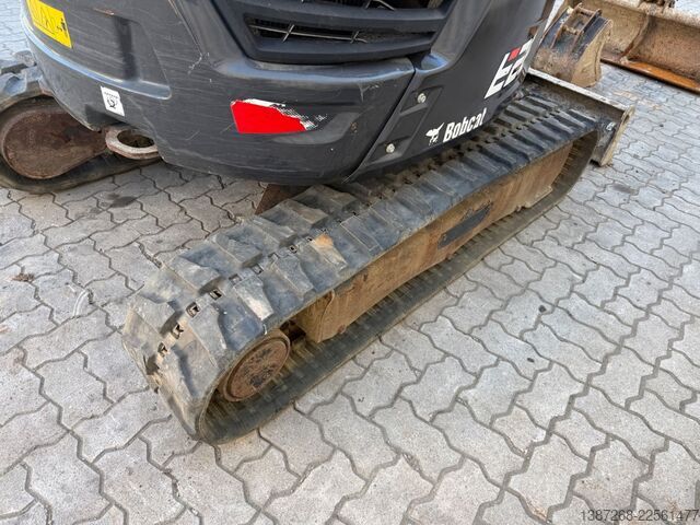 Міні-екскаватор BOBCAT E26 / 2021 BJ / 2 x Löffel / 1.665 H
