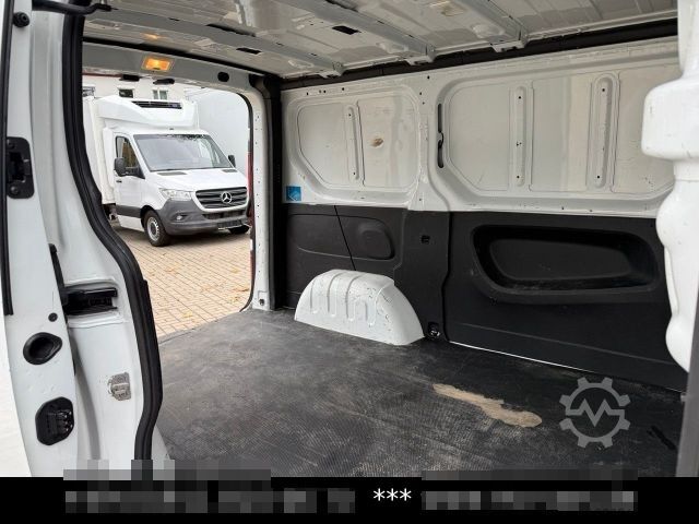 Dobozos furgon OPEL Vivaro