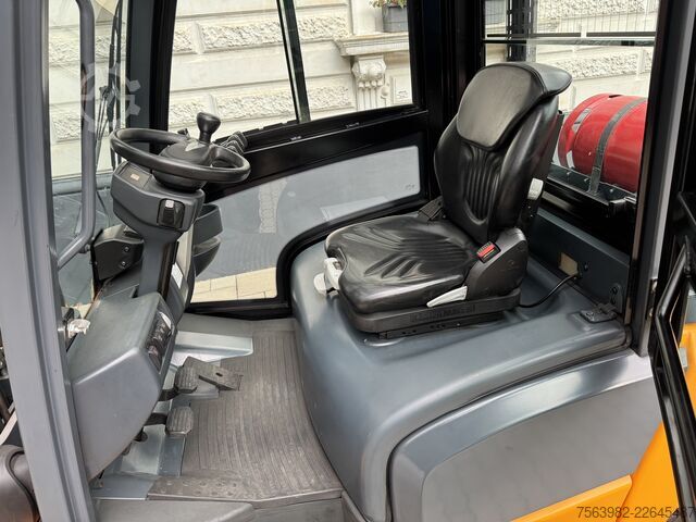 Carretilla elevadora de 4 ruedas Jungheinrich TFG 430