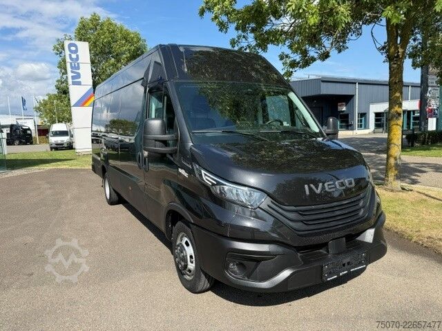 Skåpbil med hög takhöjd och långt axelavstånd Iveco 