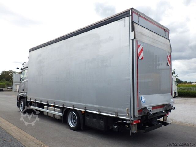 फ्लैटबेड ट्रक MERCEDES-BENZ 1833 LnR L-Fhs./Pritsche 7,35m/LBW 2to/Vollluftg