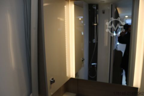 Semi-integrated camper Bürstner Nexxo Van T 569