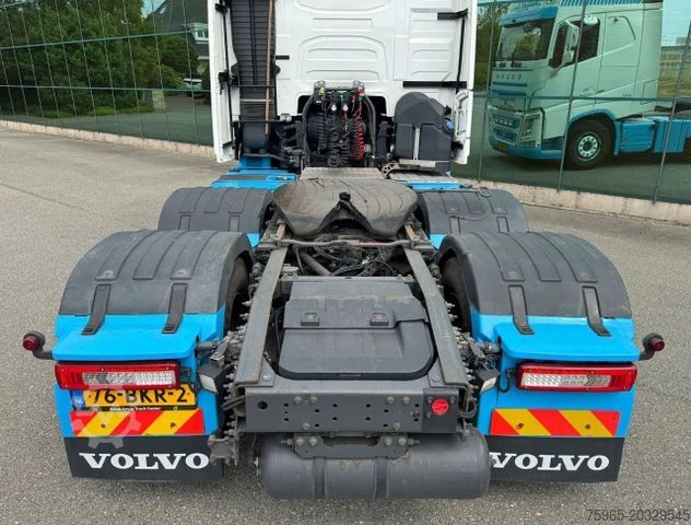 Standard tractor unit VOLVO FH 500 6X2 XL 2x TANKS (950 LITERS) I-PARC COOL