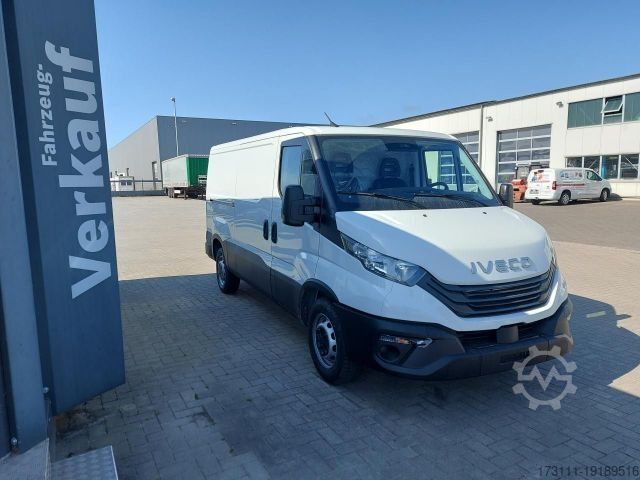 पैनल वैन IVECO Daily 35S14V / H1 Flachdach / AHK / Kamera