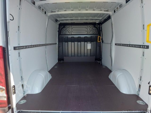ऊंची छत वाली वैन IVECO Daily 35S14V / H1 Flachdach / AHK / Kamera