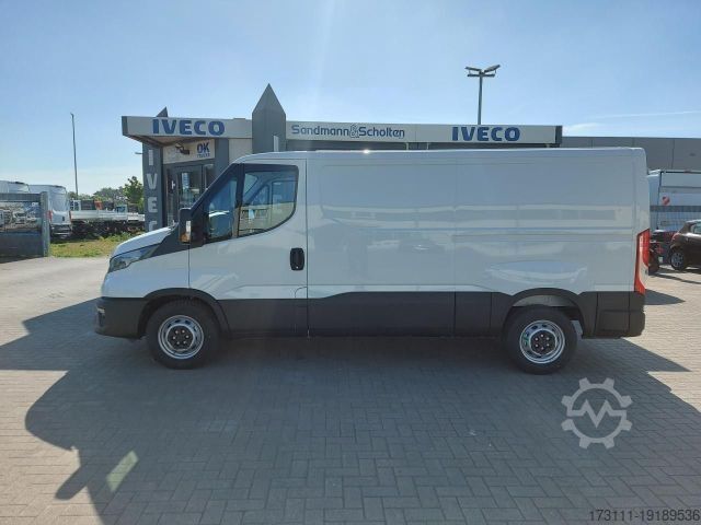 पैनल वैन IVECO Daily 35S14V / H1 Flachdach / AHK / Kamera