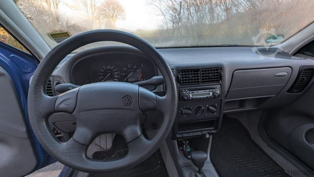 Kombijevsko vozilo VOLKSWAGEN Polo Basis