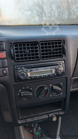 Kombijevsko vozilo VOLKSWAGEN Polo Basis