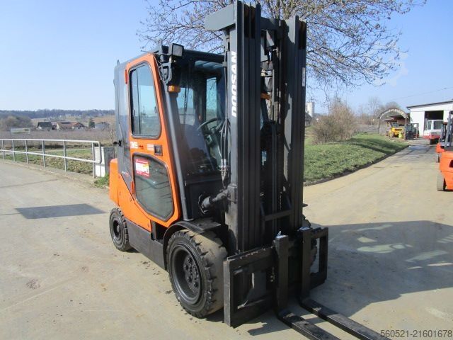 Dizelski viličarji Doosan D35C-5 Triplex-FH 4,9m + Seitenschieber