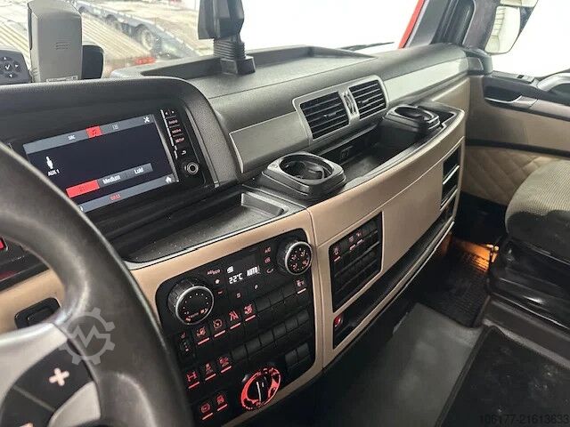 স্ট্যান্ডার্ড SZM MAN TGX 18.500 XLX ELEGANCE EDITION/4 PIECES - STUKS