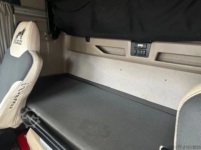 স্ট্যান্ডার্ড SZM MAN TGX 18.500 XLX ELEGANCE EDITION/4 PIECES - STUKS