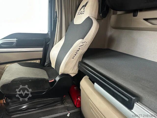 স্ট্যান্ডার্ড SZM MAN TGX 18.500 XLX ELEGANCE EDITION/4 PIECES - STUKS