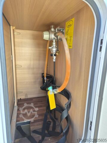 Halvintegreret autocamper LMC Breezer H 737 G *Assistenz-Paket*