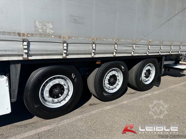 Trailer semi terbuka dengan terpal SCHMITZ CARGOBULL SCS Tautliner mit LBW / Ladebordwand Bär 2t