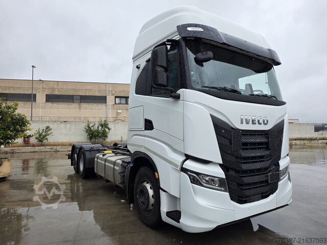 LKW-Fahrgestell iveco 260S51