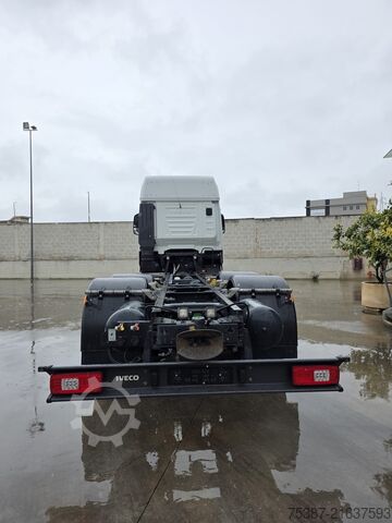 LKW-Fahrgestell iveco 260S51