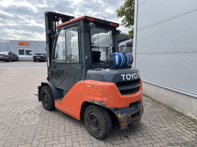 Навантажувачі LPG Toyota 8 FG 35 N