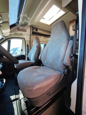 Автодім CARADO CV640 Pro+ Automat  140PS Markise ACC