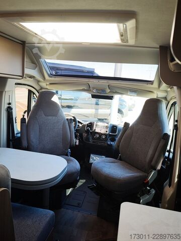 Автодім CARADO CV640 Pro+ Automat  140PS Markise ACC