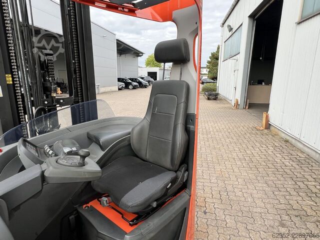 річтра́к Toyota RRE 160 HC