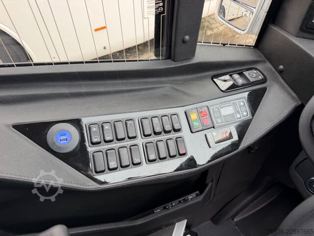 Minibús MERCEDES-BENZ Sprinter 519 CDI 31 Sitzplätze VIP Kofferraum