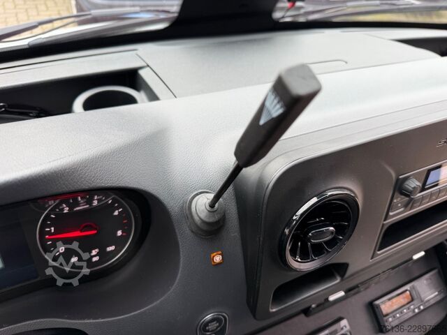 Minibús MERCEDES-BENZ Sprinter 519 CDI 31 Sitzplätze VIP Kofferraum