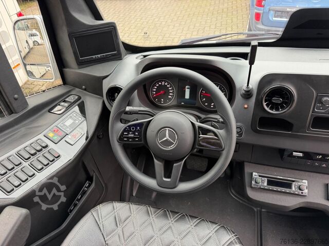 Minibús MERCEDES-BENZ Sprinter 519 CDI 31 Sitzplätze VIP Kofferraum