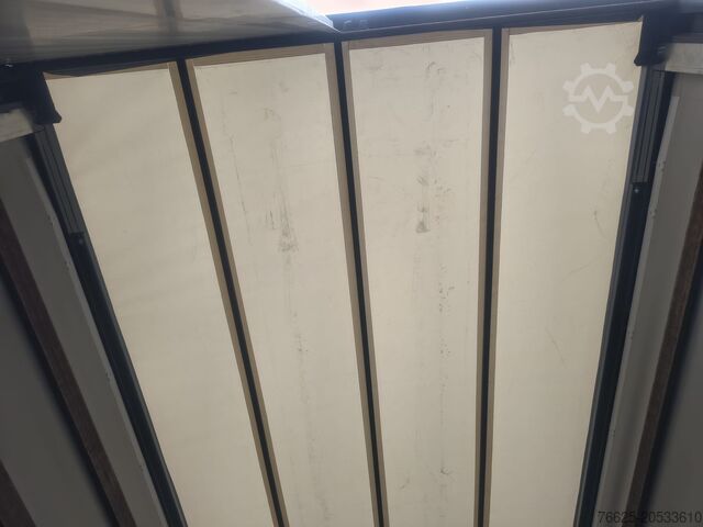 Kamion mbuluar me prelatë Iveco IVECO Eurocargo 120E25 | Centinato E5