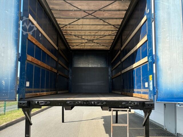 Rơ moóc thân hoán đổi KÖGEL Heck Portaltüren