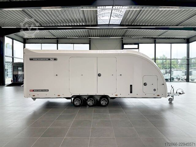 Autotransporter Brian James Trailers RACE TRANSPORTER 7 | 397-6023-35-3-10-W | TRIDEM | ZUSATZRAMPEN 600X235X199CM 3500KG GESCHLOSSENER AUTOTRAILER | WEISS