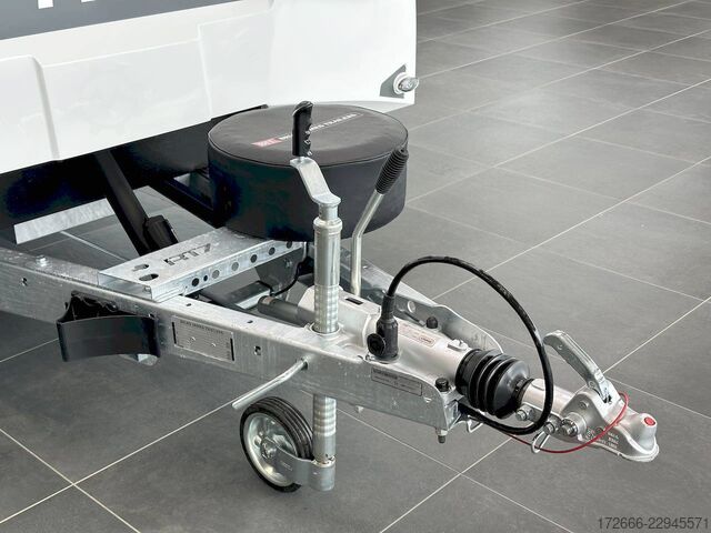 Autotransporter Brian James Trailers RACE TRANSPORTER 7 | 397-6023-35-3-10-W | TRIDEM | ZUSATZRAMPEN 600X235X199CM 3500KG GESCHLOSSENER AUTOTRAILER | WEISS