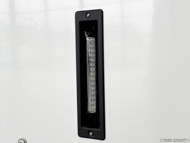 Autotransporter Brian James Trailers RACE TRANSPORTER 7 | 397-6023-35-3-10-W | TRIDEM | ZUSATZRAMPEN 600X235X199CM 3500KG GESCHLOSSENER AUTOTRAILER | WEISS