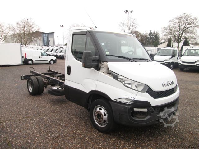 Chassis de carrinha IVECO 35 C13*Fahrgestell*Euro5*