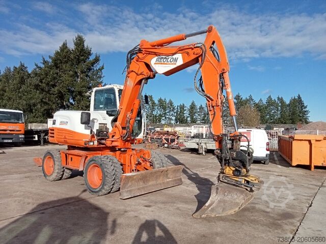 Τροχοφόρος εκσκαφέας Takeuchi TB 295 W with Rototilt and 3 excavator buckets