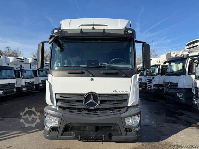 Nákladné auto s plochou korbou a plachtou MERCEDES-BENZ ACTROS 1827 L Pritsche 7,3 m LBW 2 T*SCHIEBE