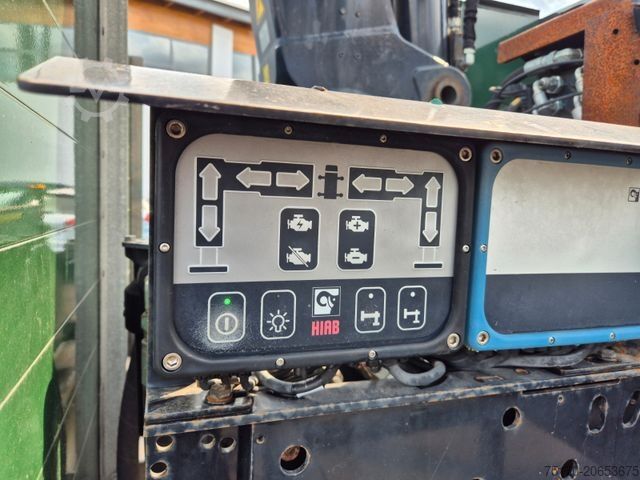 Камион со платформа MAN TGS 26.420 6x2-4 LL Hiab 177K PRO 2 Stück