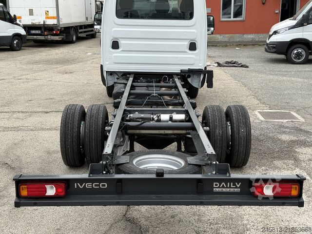 แชสซีรถตู้ Iveco daily 72-180